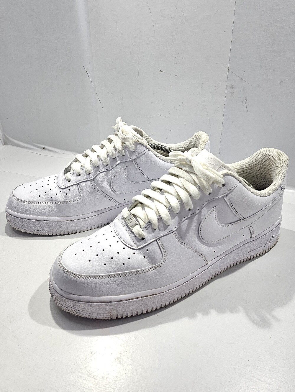 NIKE AF 1 WHITE LEATHER LOW TOP SNEAKERS SWOOSH MEN'S SIZE 11.5 CW2288-111